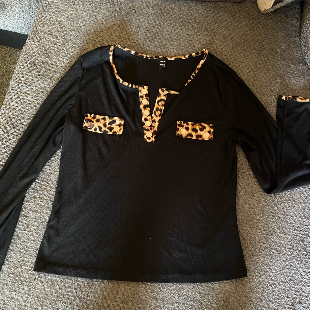 SHEIN black shirt with cheetah print. Never worn. Size LG
